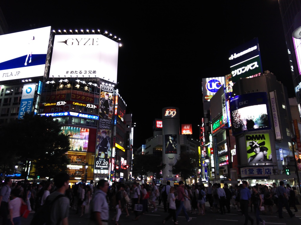 2016/07/29_夜の渋谷駅前スクランブル交差点から109を望む