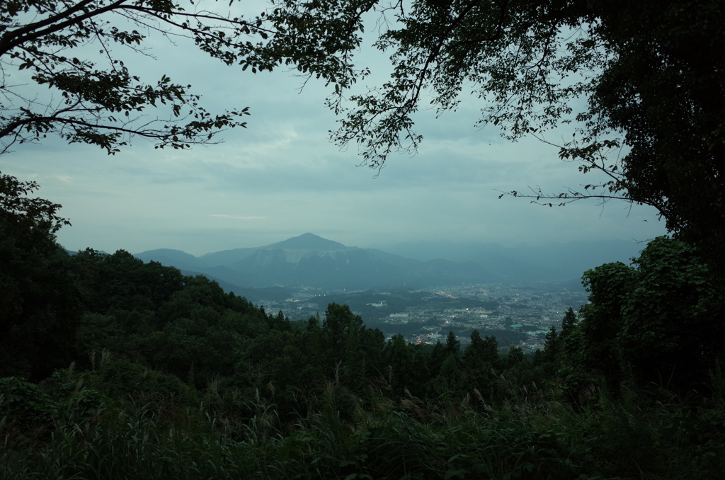 2015/09/21_蓑山近辺から武甲山と秩父市街を望む