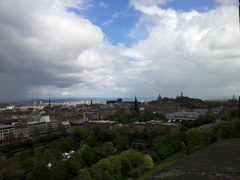 2016/05/21_エディンバラ城から新市街とフォース湾を望む