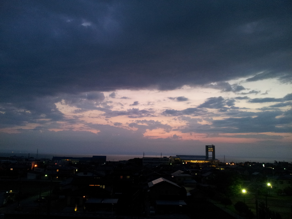 2017/06/15_宿から富山湾の夕暮れを望む