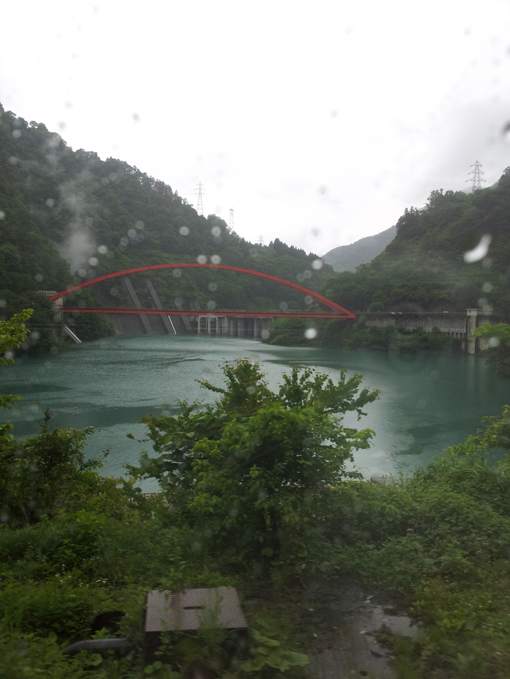 2018/05/31_宇奈月〜欅平間の車窓風景 宇奈月湖と湖面橋