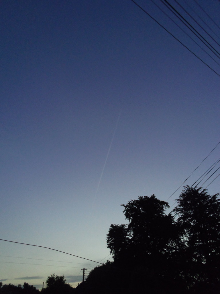 2017/05/06_夕空に飛行機雲