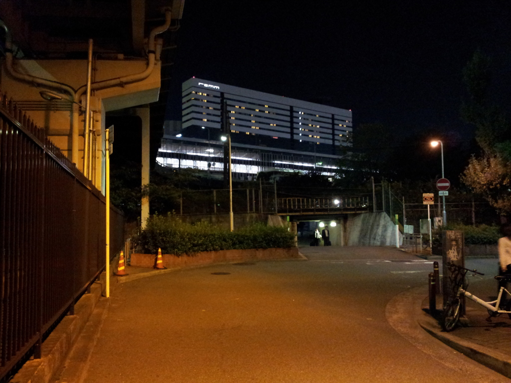 2017/10/26_新大阪駅への夜道