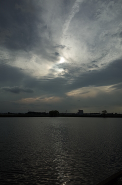 2016/04/18_曇天の溜め池