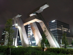 2016/05/11_夜の金沢市制百周年記念事業モニュメント