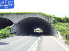 2018/07/14_中央公園展望台下のトンネル