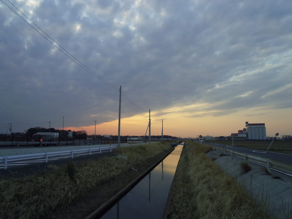 2017/03/25_用水路の夕暮れ