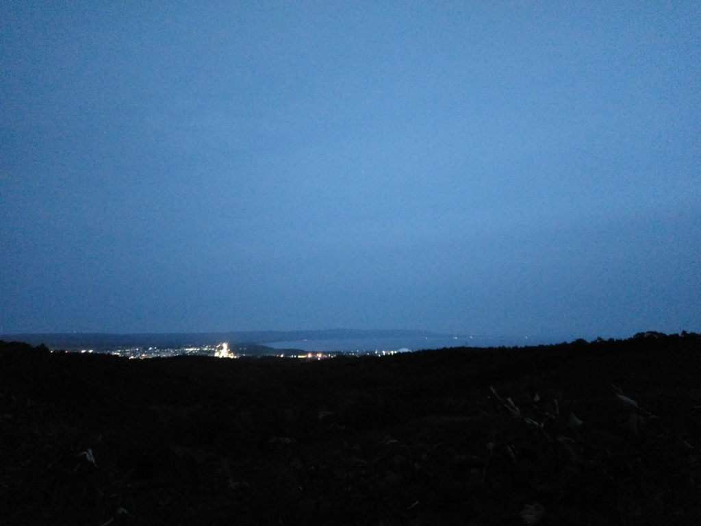2018/09/13_夕暮れのむつ市街と陸奥湾