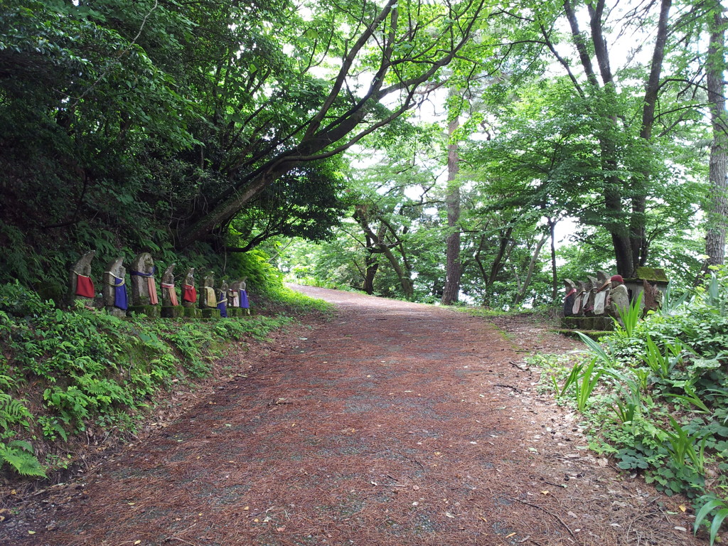 2018/06/16_天神山の石像群 坂東三十三番
