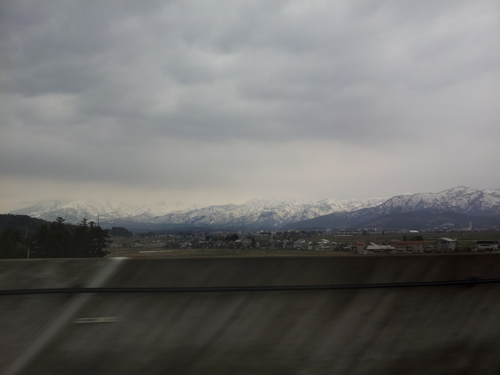 2019/04/14_北陸新幹線かがやきから妙高戸隠連山を望む