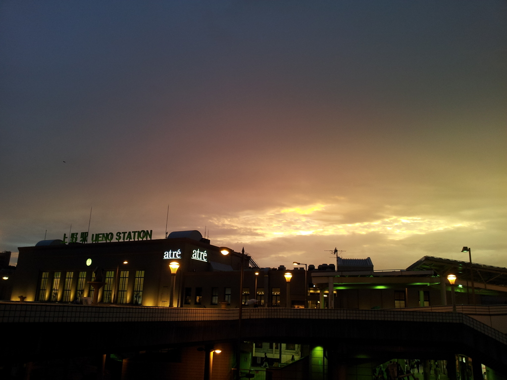 2015/07/18_上野駅の夕暮れ