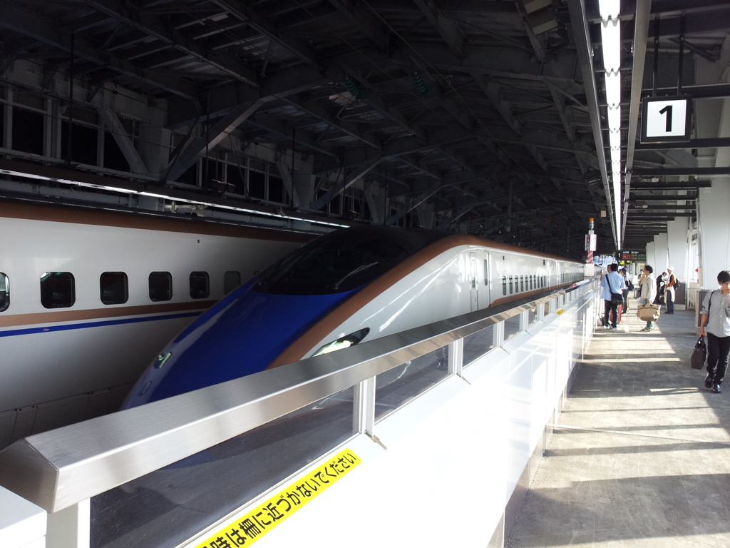 2017/05/20_黒部宇奈月温泉駅に新幹線到着