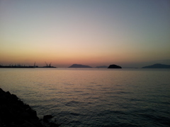 2017/10/26_道の駅恋人の聖地うたづ臨海公園から瀬戸内海の夕暮れを望む