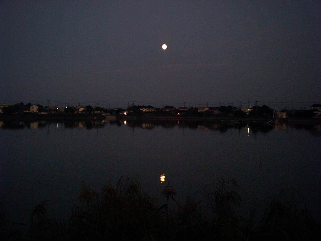 2015/09/27_伊佐沼の夕月