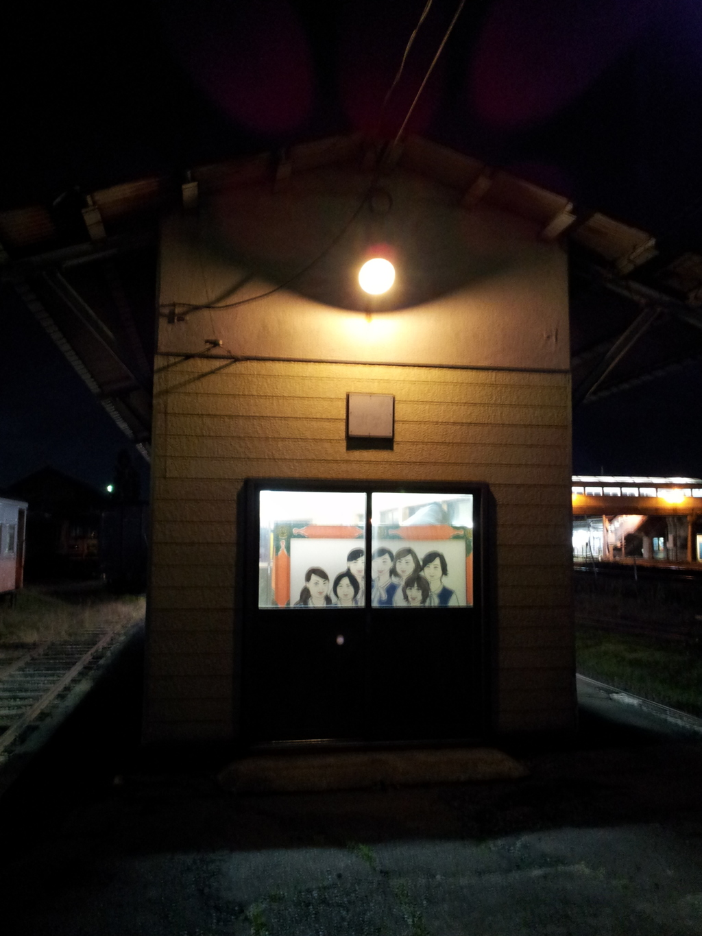 2016/11/13_夜の津軽五所川原駅 待合室