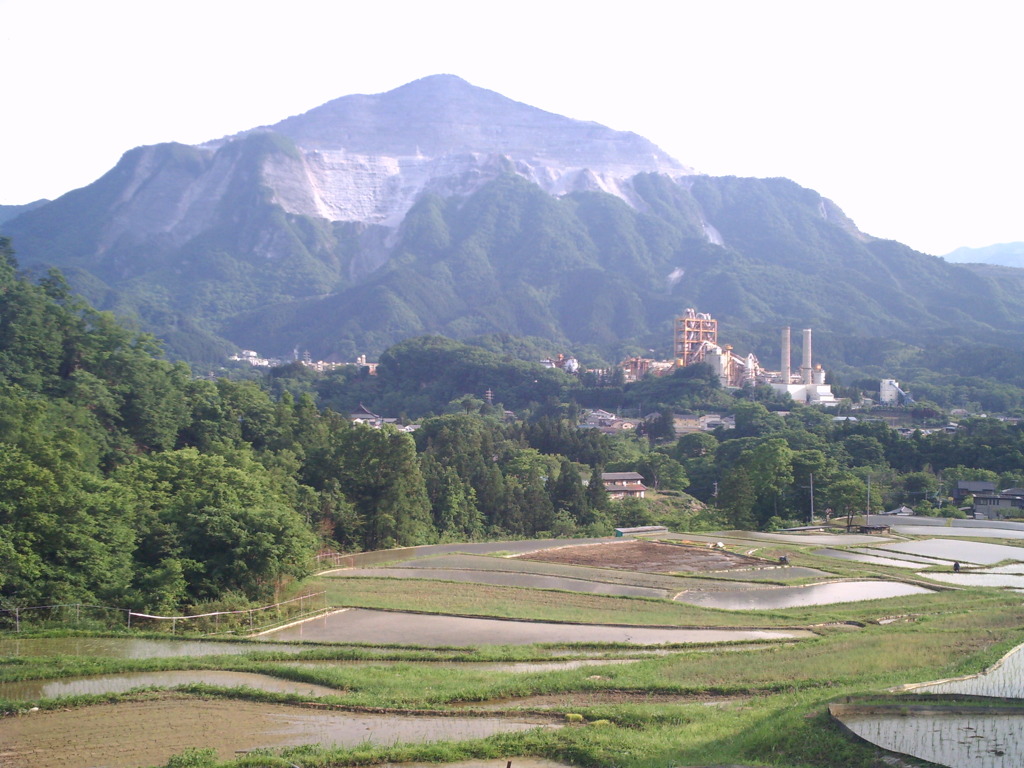 2015/05/23_寺坂棚田と武甲山