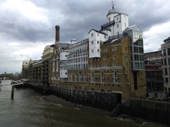 2016/05/19_タワー・ブリッジからバトラーズ・ウォーフを望む