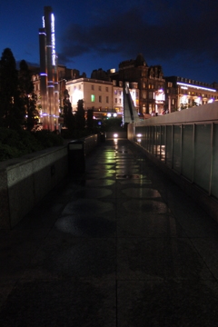 2016/05/21_夜、雨上がりのウェイバリー駅