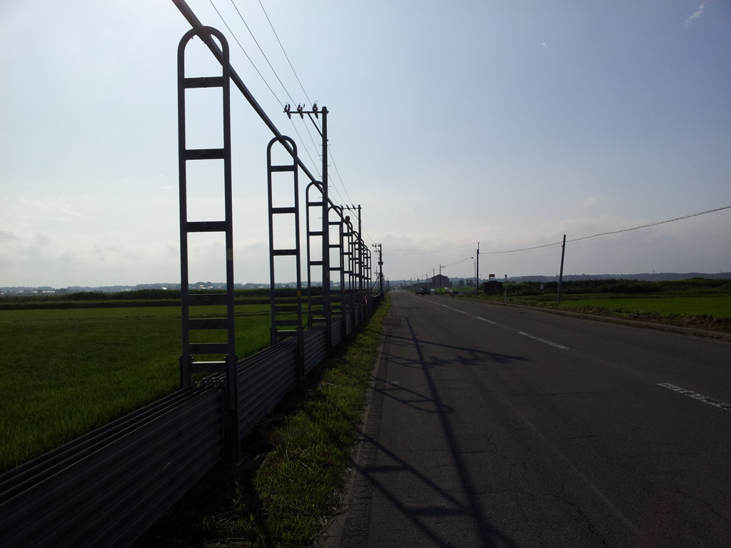 2018/07/15_防雪柵の道