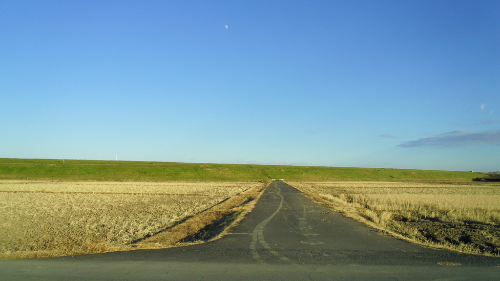 2012/12/24_荒川堤防と月