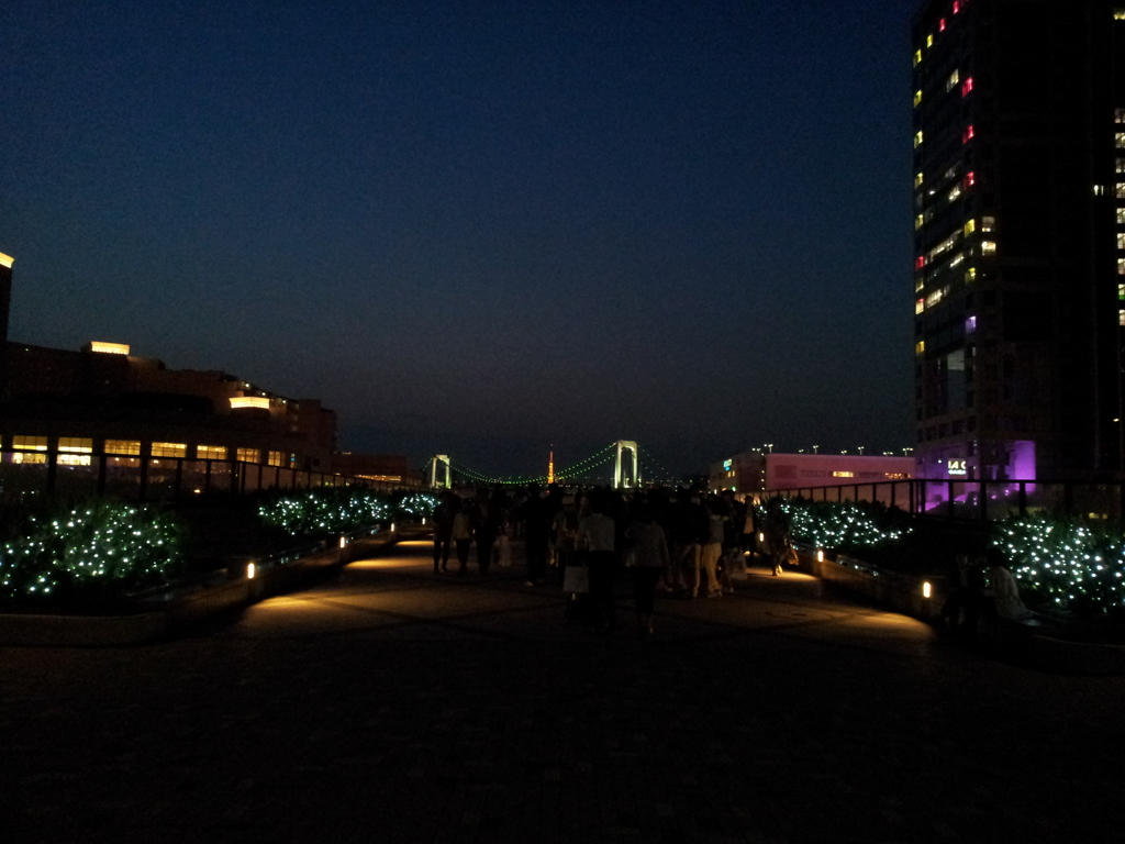 2014/04/26_夕暮れのウェストプロムナードからレインボーブリッジと東京タ