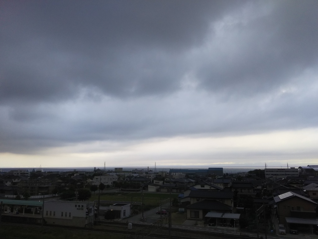 2017/06/16_宿から朝の富山湾を望む