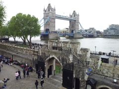 2016/05/19_ロンドン塔からタワー・ブリッジを望む