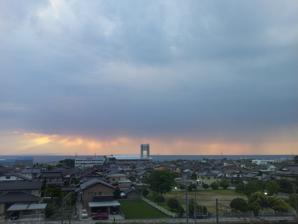 2017/06/15_宿から富山湾の天使の梯子を望む