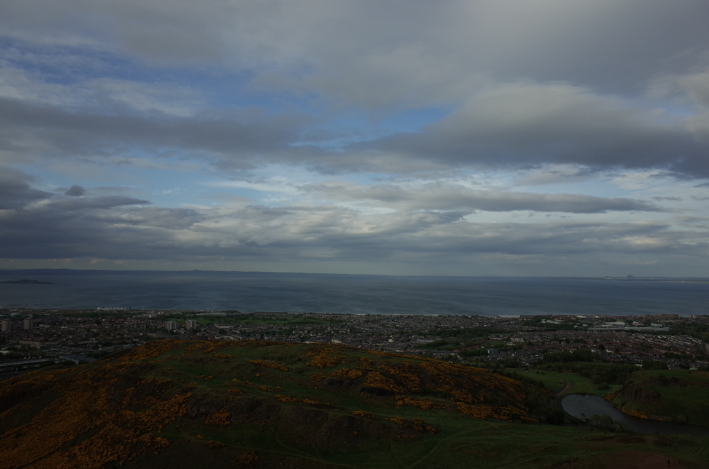 2016/05/20_アーサーズ・シートからフォース湾を望む