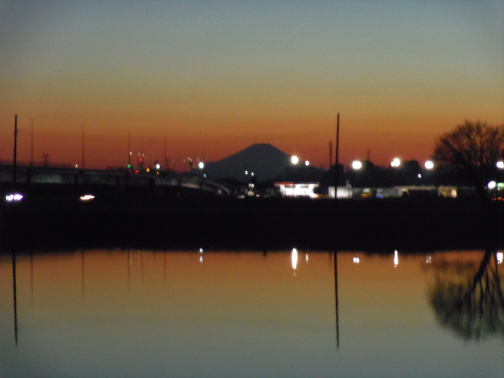 2016/12/25_溜め池の夕暮れ富士