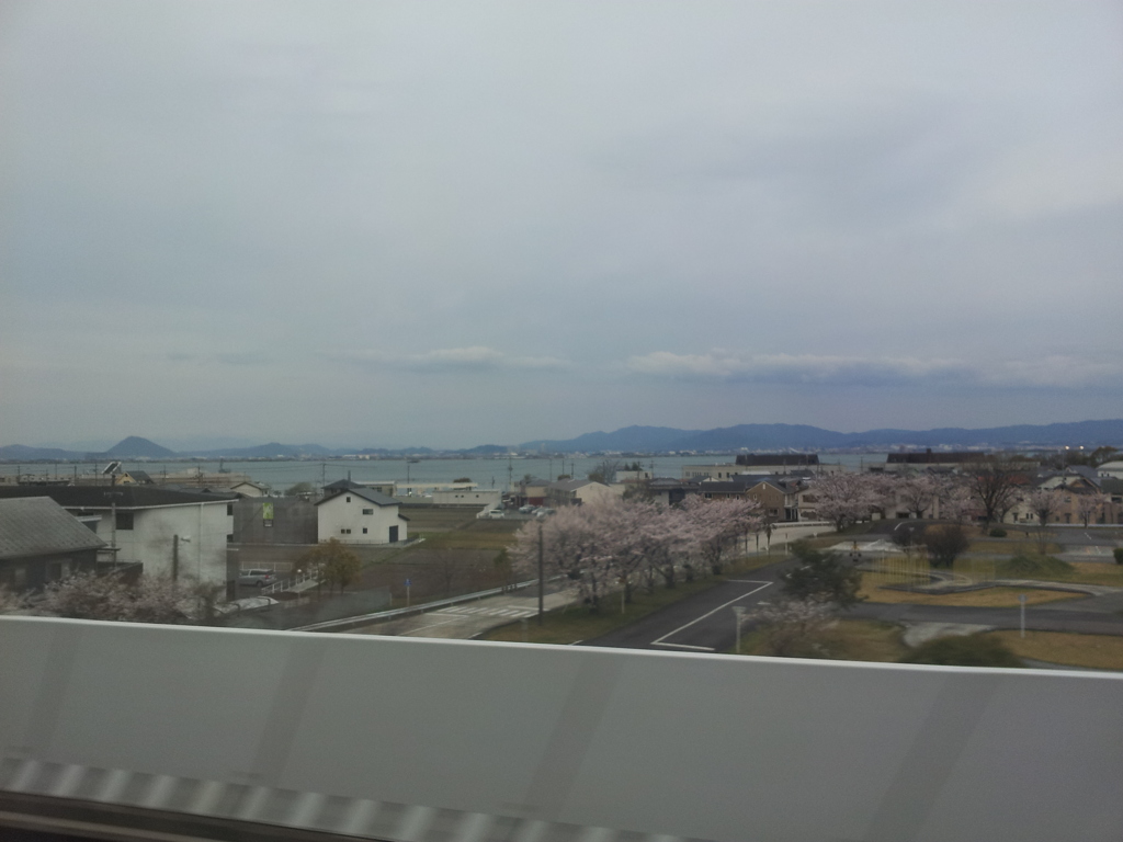 2019/04/13_サンダーバードから琵琶湖を望む（没カット）