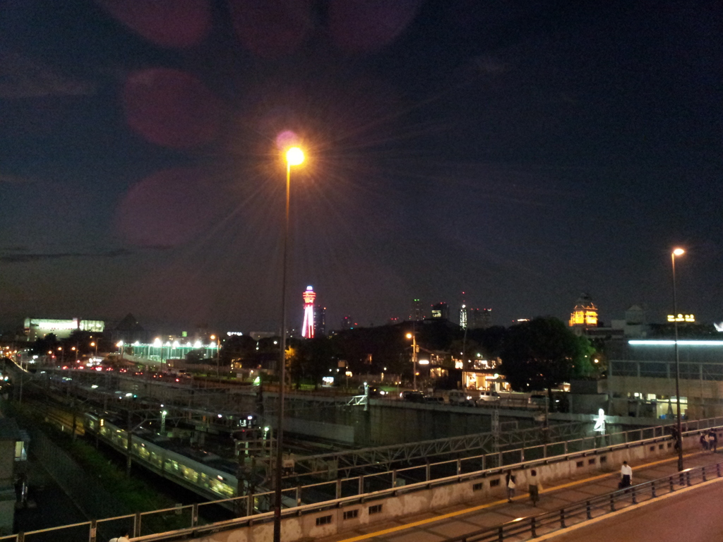 2017/10/27_近鉄前交差点歩道橋から夜の通天閣を望む