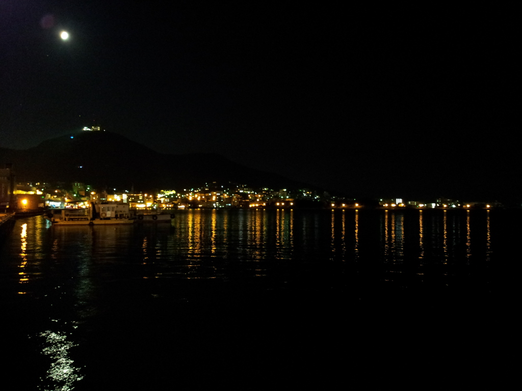 2016/08/12_夜の函館港と函館山