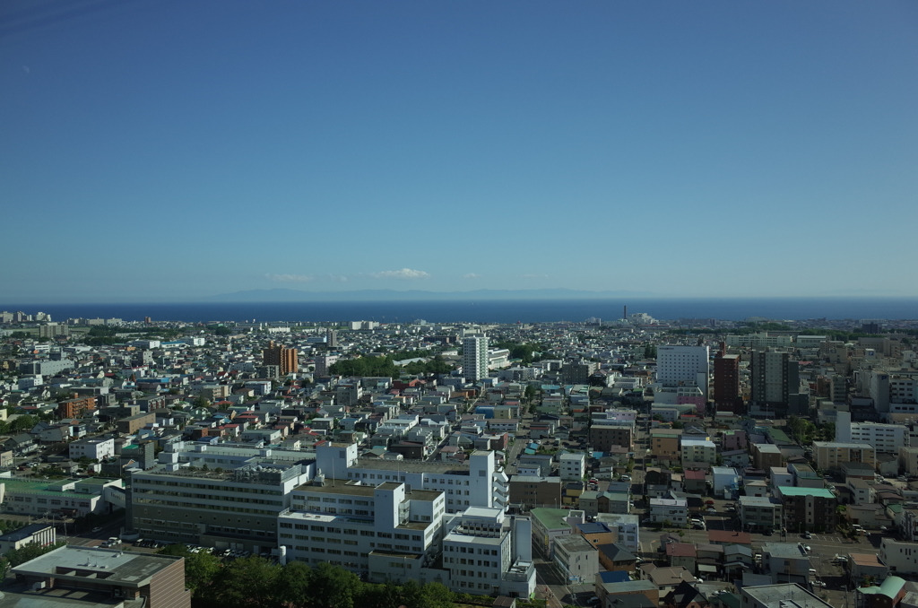 2016/08/12_五稜郭タワーから本州を望む