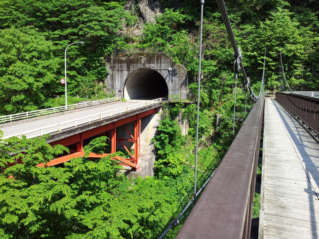 2017/05/20_車道の橋と歩道の橋