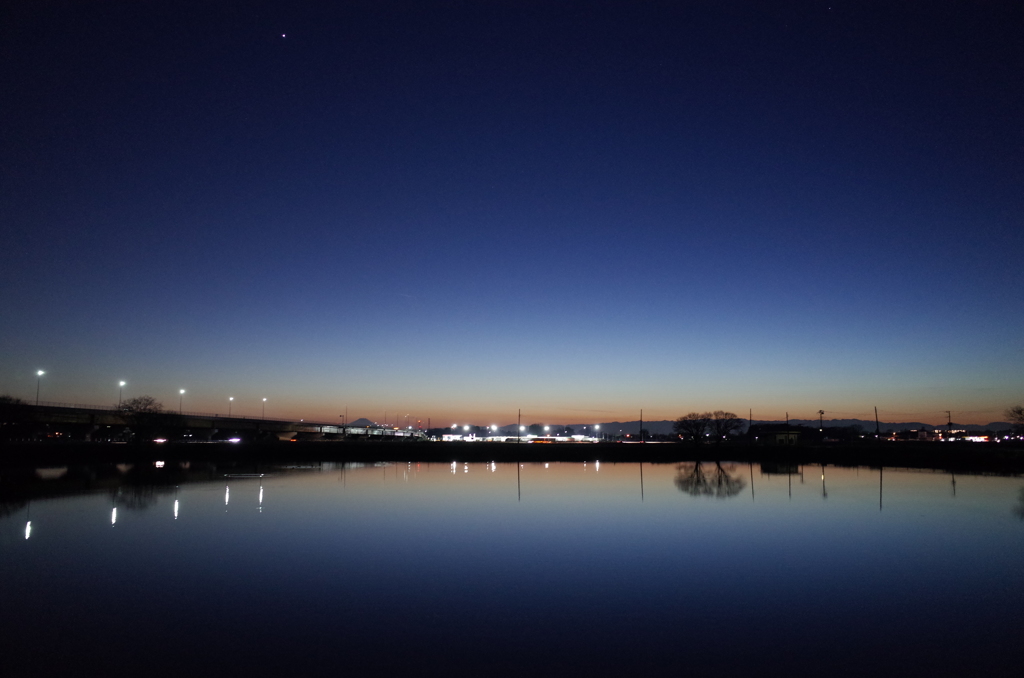 2016/12/25_溜め池の夕暮れ