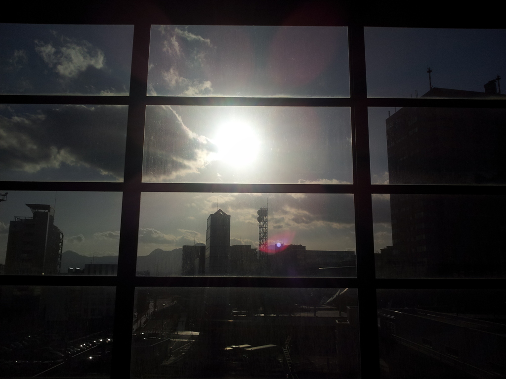 2016/11/12_盛岡駅に日が傾く