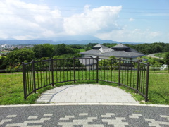 2018/07/14_中央公園展望台から岩手山と盛岡市先人記念館を望む