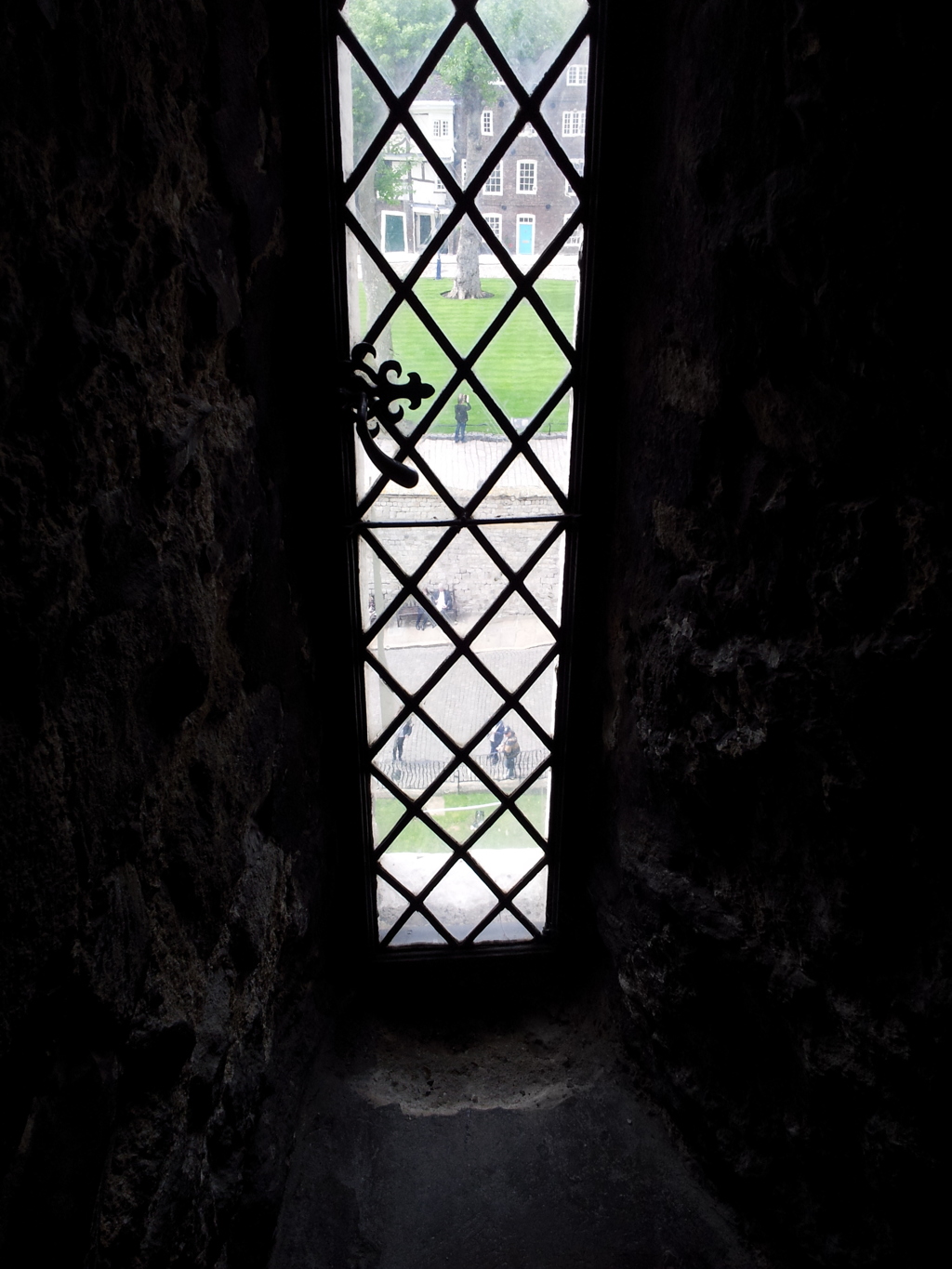 2016/05/19_ロンドン塔 ホワイト・タワーの窓