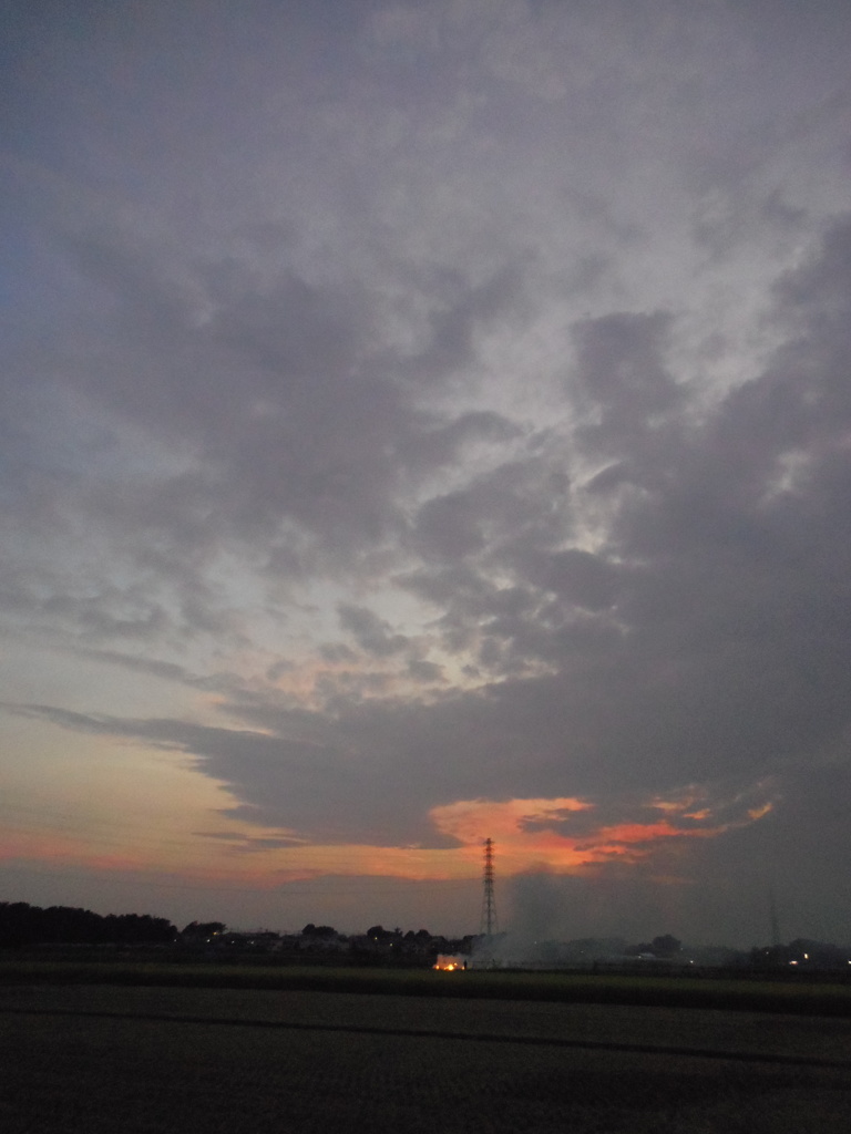 2016/10/02_夕暮れの藁焼き