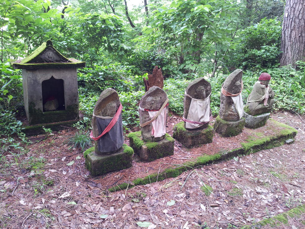 2018/06/16_天神山の石像群 坂東三十三番