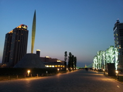 2014/04/26_夕暮れの自由の炎・レインボーブリッジ・東京タワー