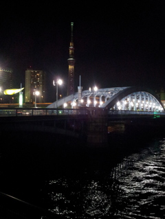 2015/10/08_夜の駒形橋とスカイツリー、スーパードライホール