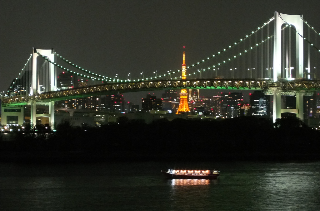 2014/04/26_夜のレインボーブリッジ・東京タワー・屋形船