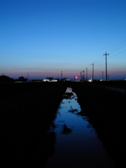 2017/04/15_用水路の夕暮れ