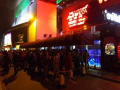 2017/03/12_ピーク・トラム山頂駅の行列