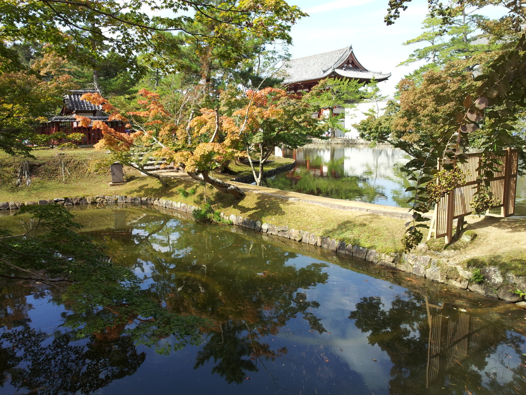 2016/10/18_鏡池と厳島神社と中門