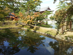 2016/10/18_鏡池と厳島神社と中門