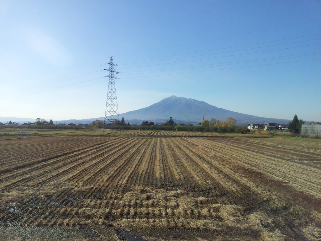 2016/11/14_五能線から岩木山を望む