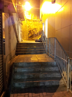 2017/03/11_夜の香港の路地